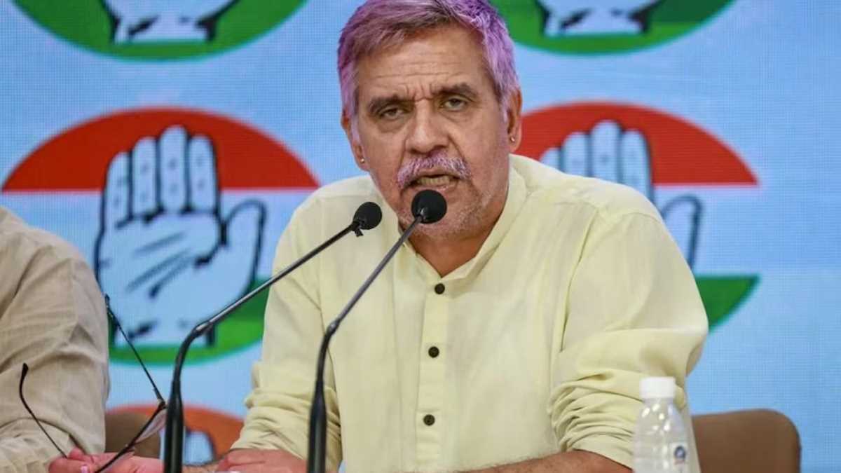 दिल्ली में कांग्रेस-भाजपा के बीच मुकाबला, केजरीवाल के दावे पर बोले संदीप दीक्षित